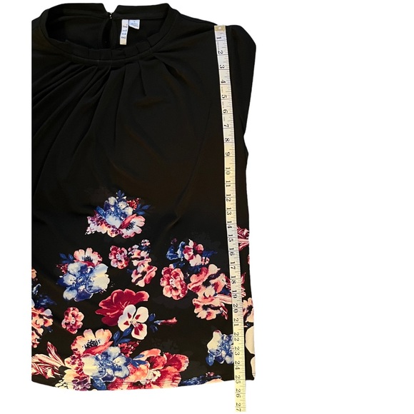 Elle Smock Neck Blouse Black Floral Size Large #310 - Picture 7 of 7